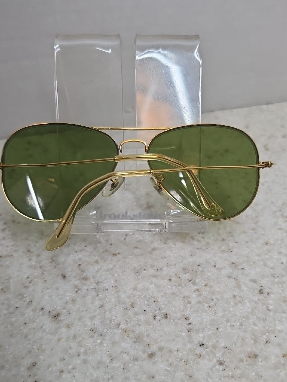 Classic Aviator Sunglasses with Green Lenses and Gold Frame - Picture 3 of 4